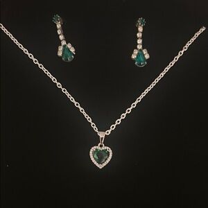Elegant Silver and Green Heart Jewelry Set